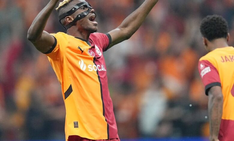 Victor Osimhen celebrates a goal for Galatasaray in Istanbul, nearing a €75M permanent transfer from Napoli
