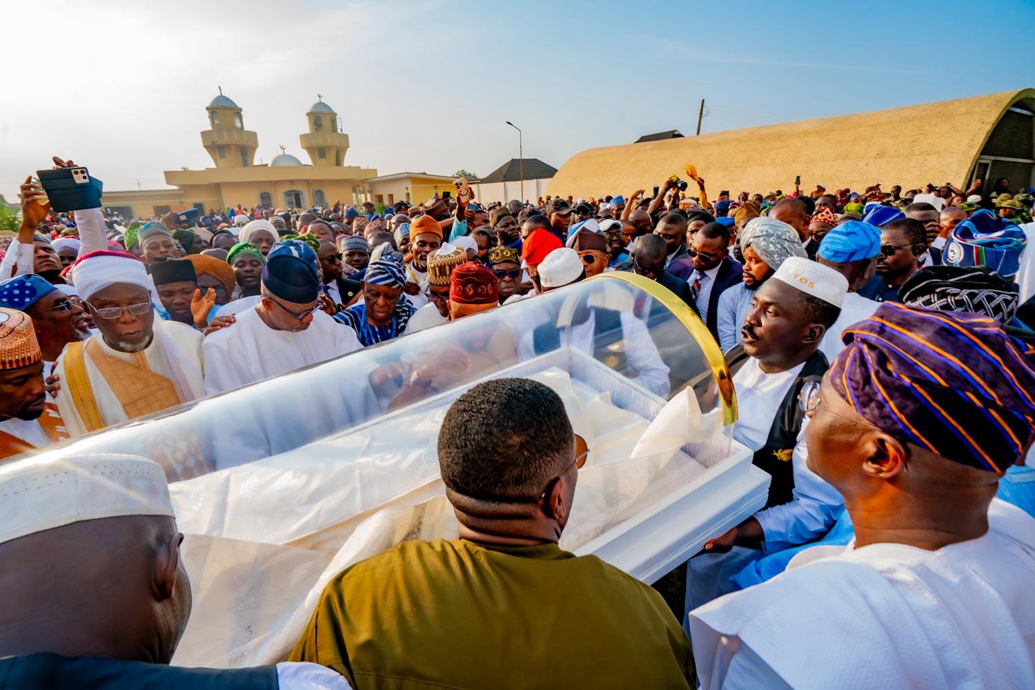 Ogun State Faces Legal Clash with Ifa Council Over Awujale’s Islamic Burial
