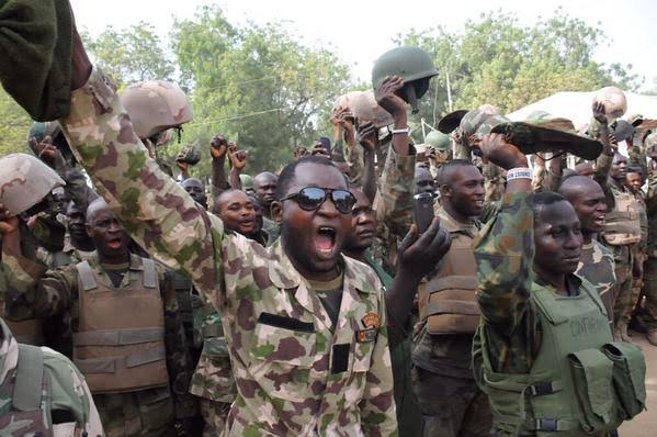 Nigerian Army Repels 400 Bandits in Deadly Kebbi Attack, Kills Many and Recovers Weapons